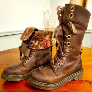 Dr. Martens Triumph 1914 Floral Interior Boot Women's Size 9